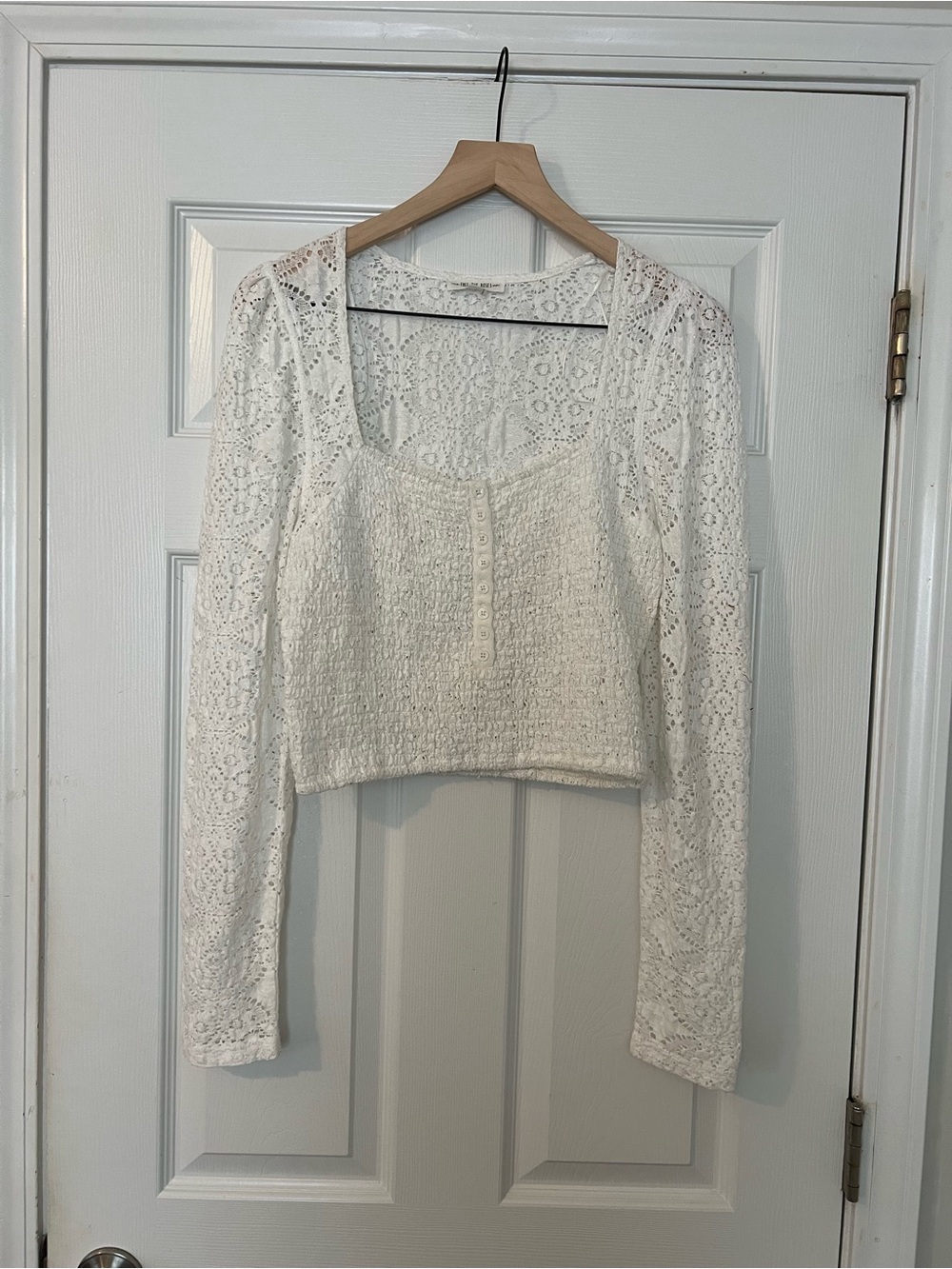 NWOT Anthro Free the Roses White Lace Long-Sleeve Cropped Top